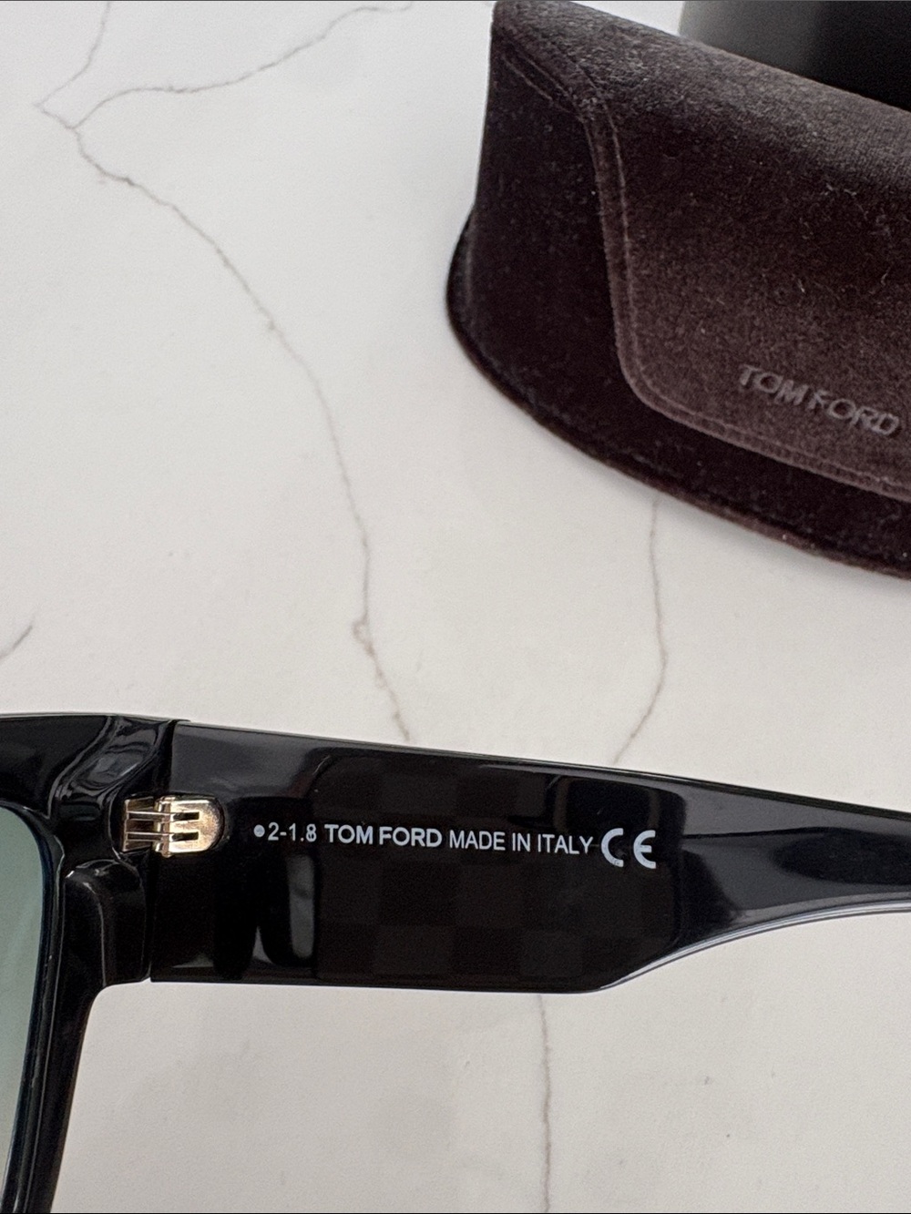 Tom Ford Black Oversized Cat-Eye Sunglasses w/Gradient Lenses. Case & box. - Picture 4 of 9